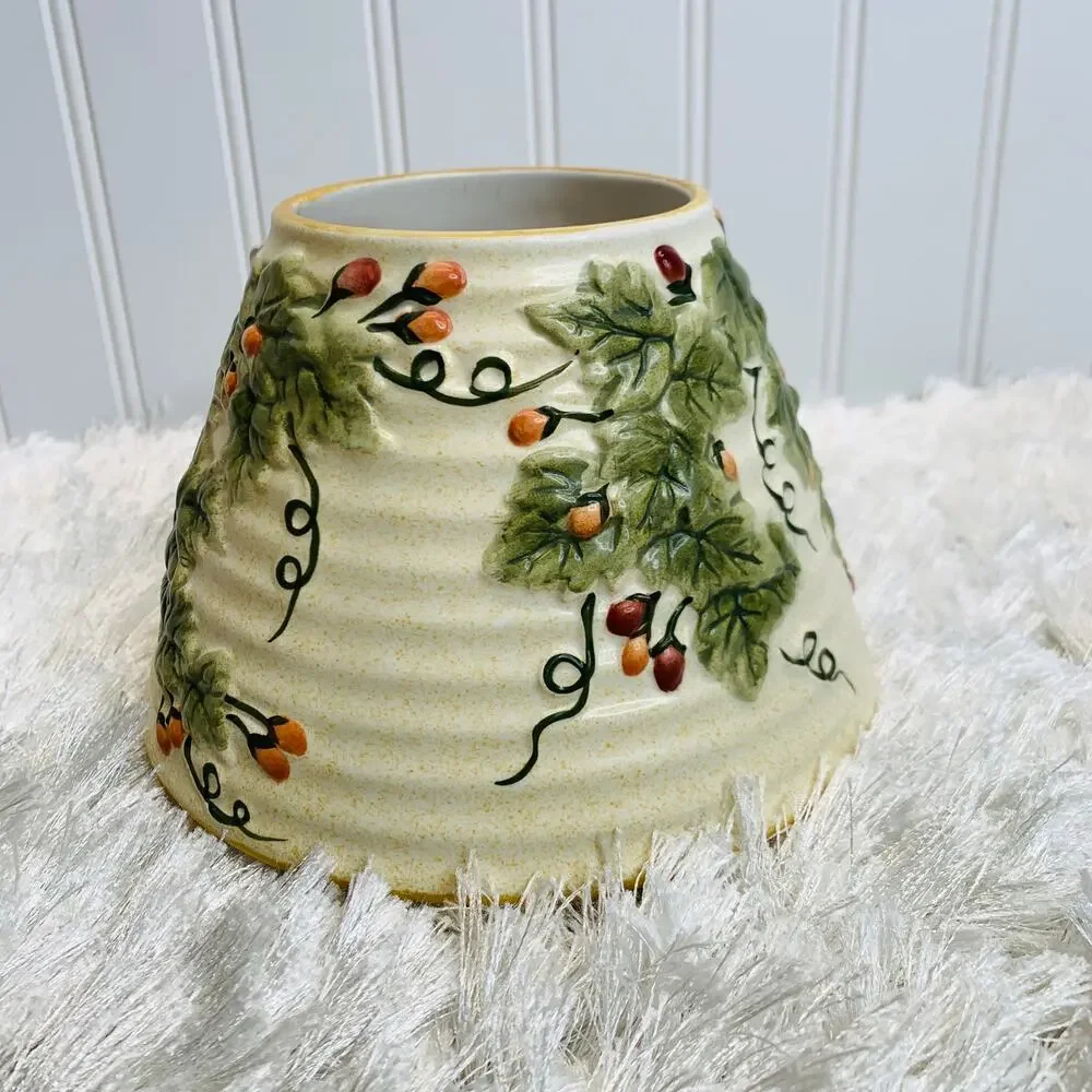 Yankee Candle Company Shade Ivy Berries Large Candle Size